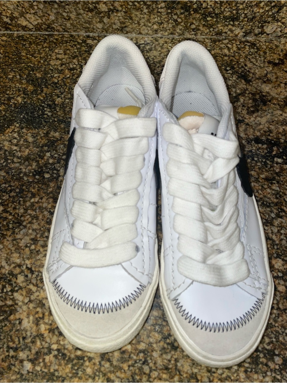 Nike White Black Low-Top Athletic Sneakers